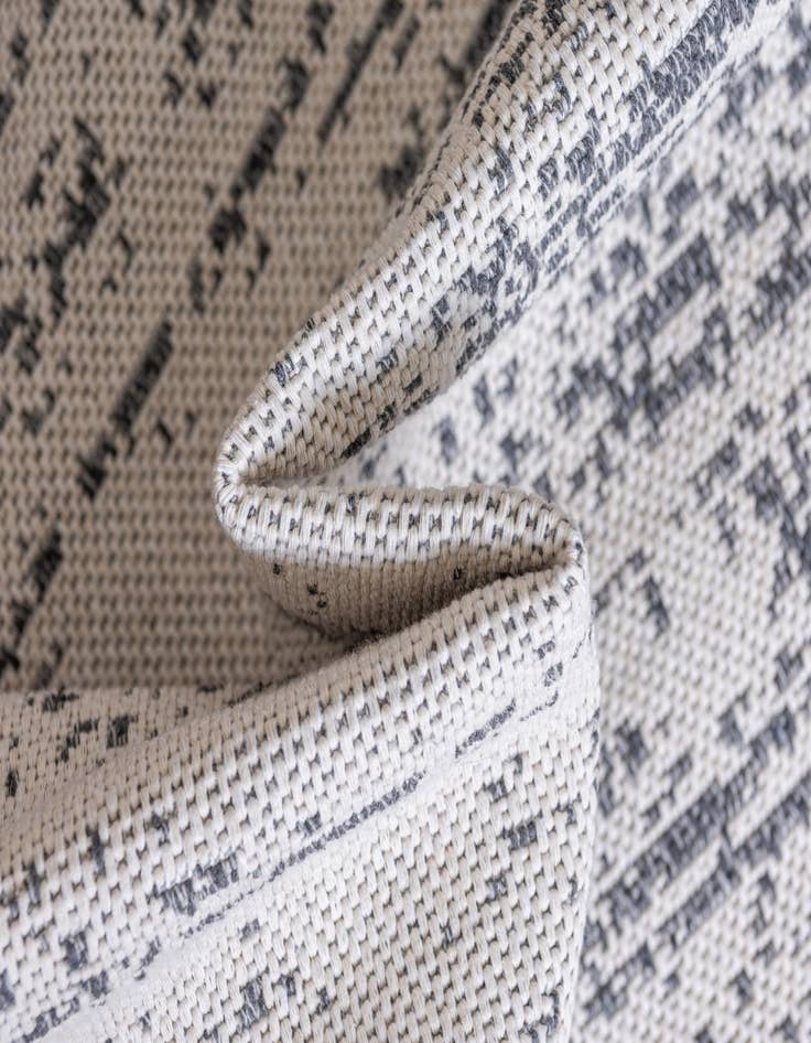 Detail image of 5' x 7' 2 Georgia Rug