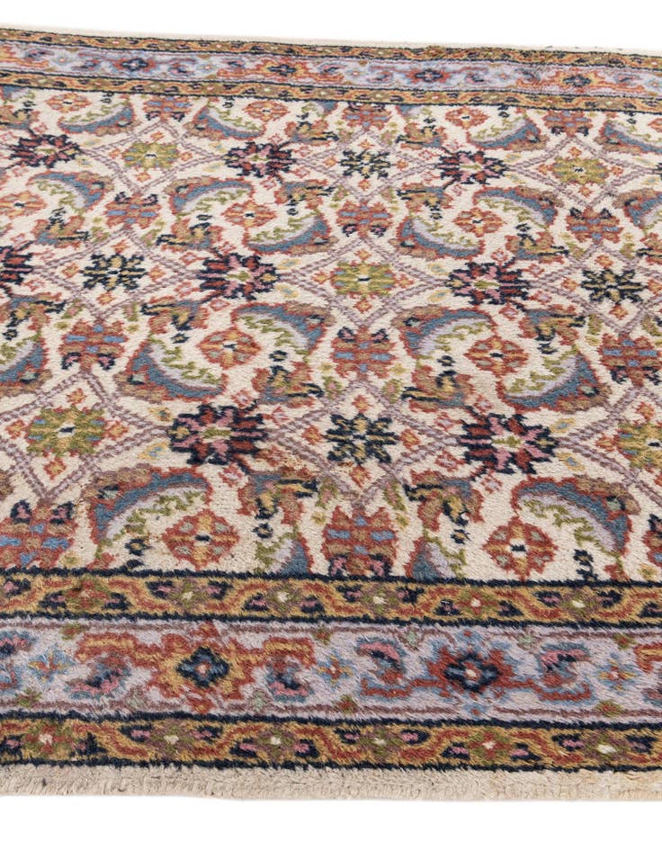 Detail image of 4' 1 x 6' 1 Hand Knotted Hamedan Wool Rug