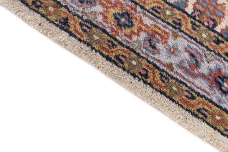 Detail image of 4' 1 x 6' 1 Hand Knotted Hamedan Wool Rug