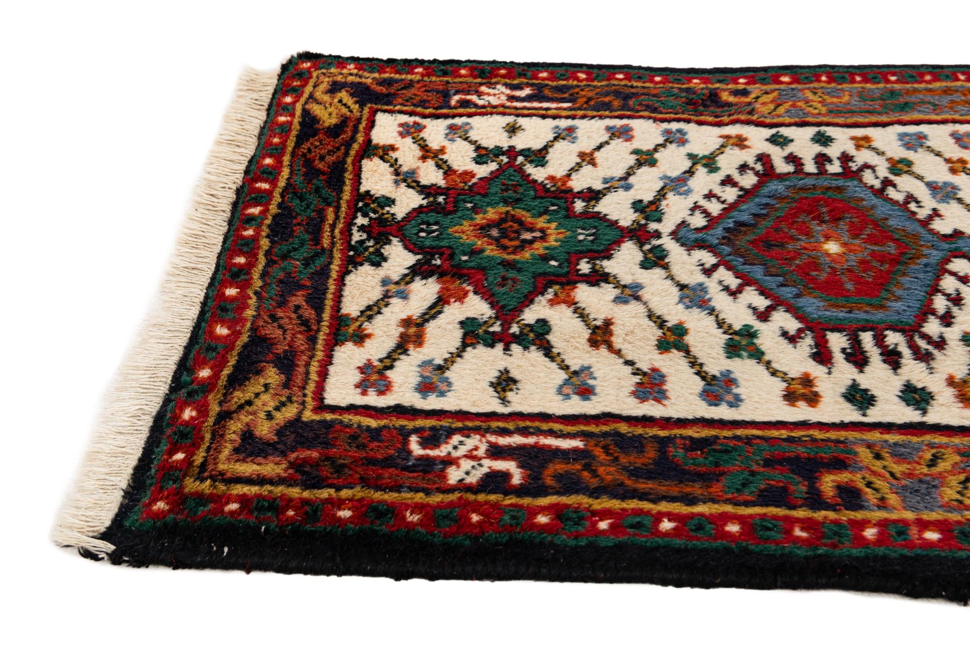 1' 11 x 2' 11 Hand Knotted Hamedan Wool Rug