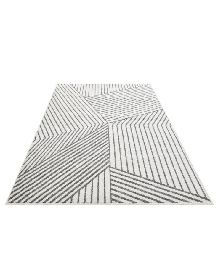 Detail image of 5' 3 x 7' 7 Hanahan Rug