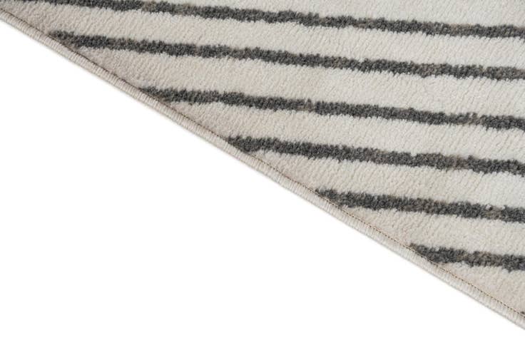 Detail image of 5' 3 x 7' 7 Hanahan Rug