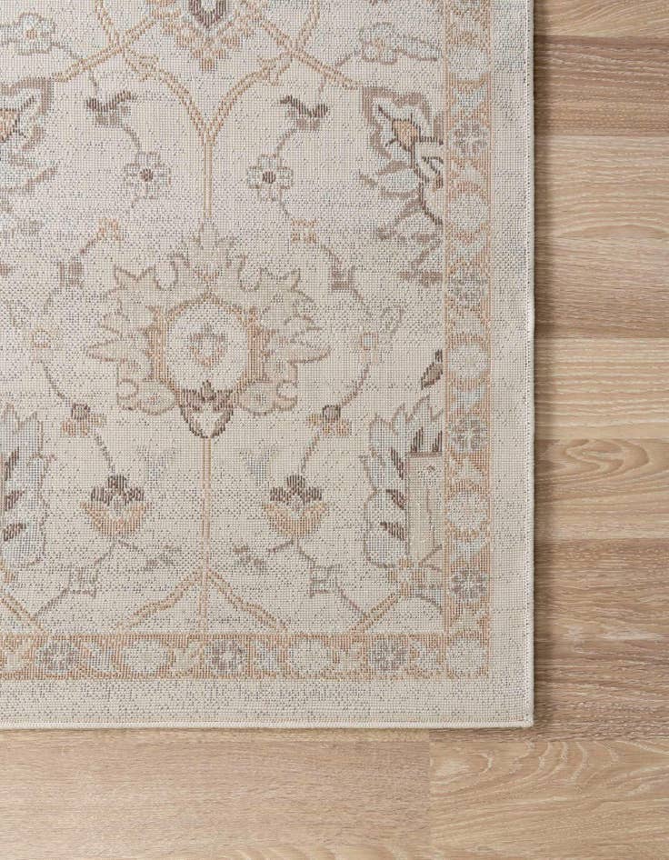 Detail image of 4' x 6' Heritage Rug