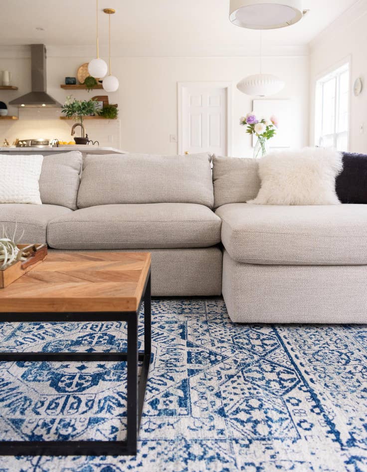 Detail image of 8' x 10' Heritage Rug