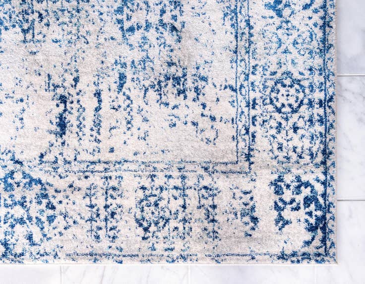 Detail image of 8' x 10' Heritage Rug