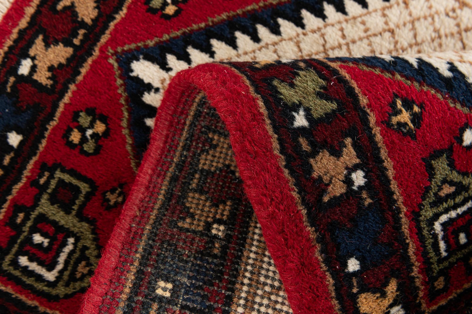 2' x 3' Hand Knotted Heriz Wool Rug