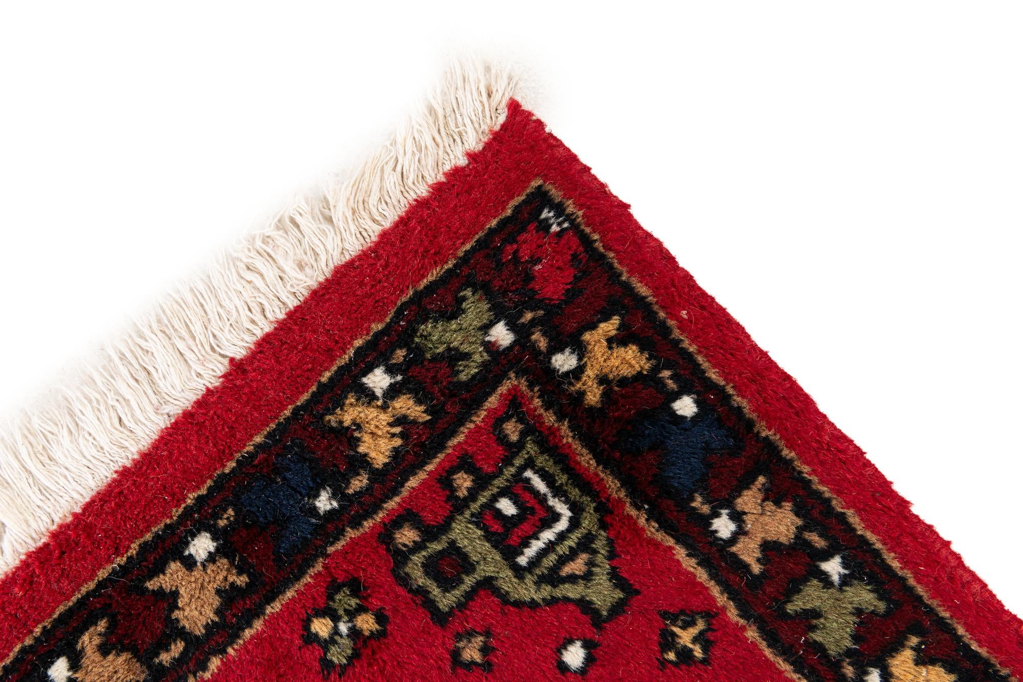 2' x 3' Hand Knotted Heriz Wool Rug
