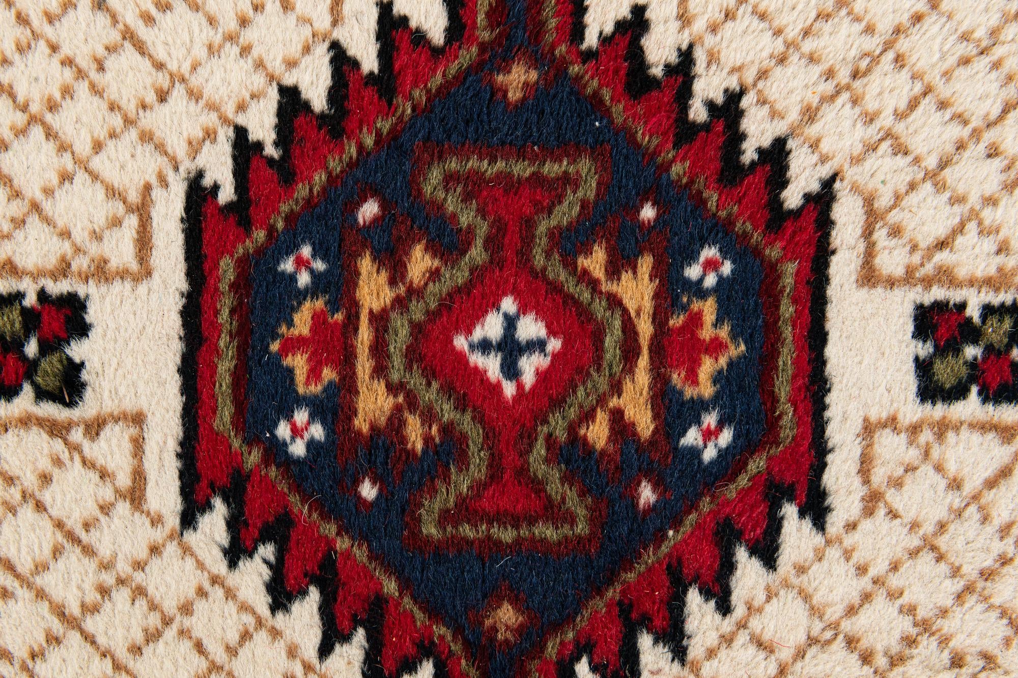 2' x 3' Hand Knotted Heriz Wool Rug