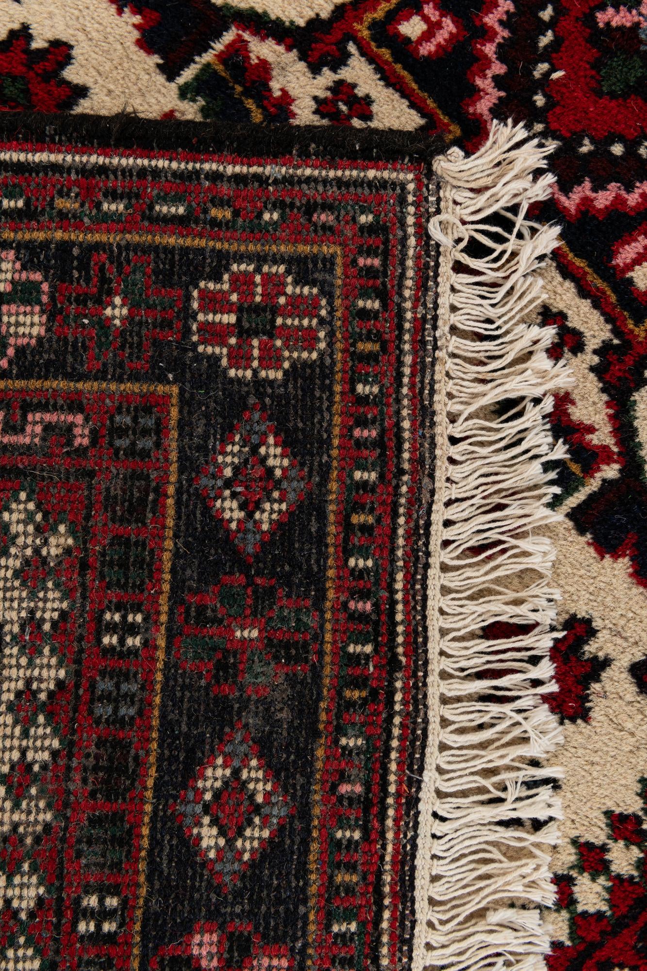 3' 1 x 5' 2 Hand Knotted Heriz Wool Rug