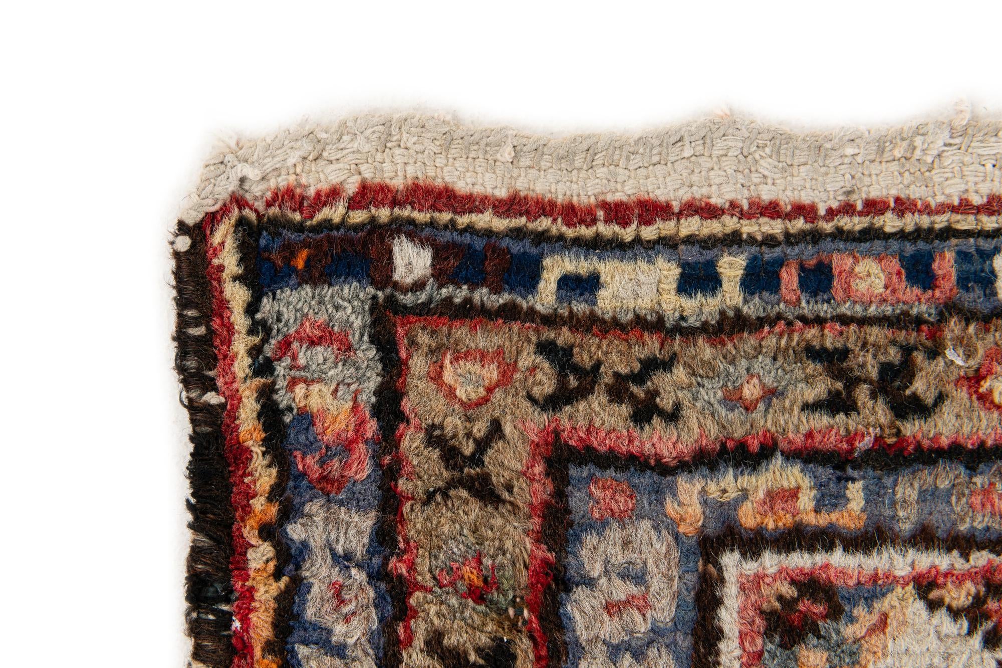 2' 4 x 3' 11 Hand Knotted Hossainabad Wool Rug