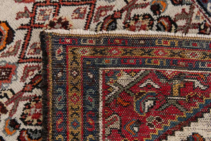 2' 4 x 3' 11 Hand Knotted Hossainabad Wool Rug