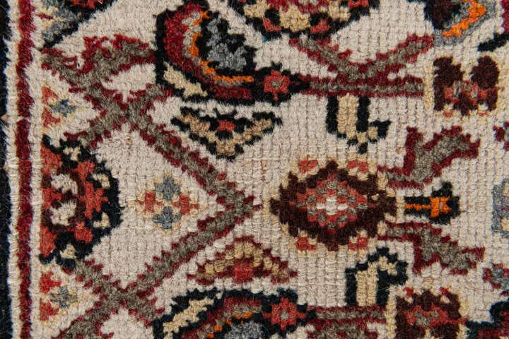 2' 4 x 3' 11 Hand Knotted Hossainabad Wool Rug