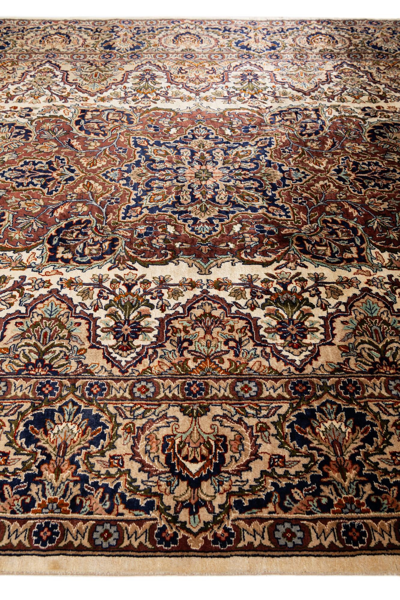 6' x 9' 10 Hand Knotted Isfahan Oriental Rug