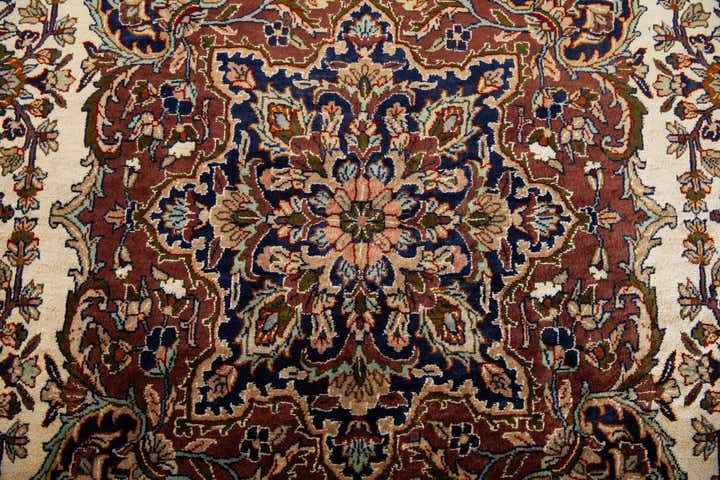 6' x 9' 10 Hand Knotted Isfahan Oriental Rug