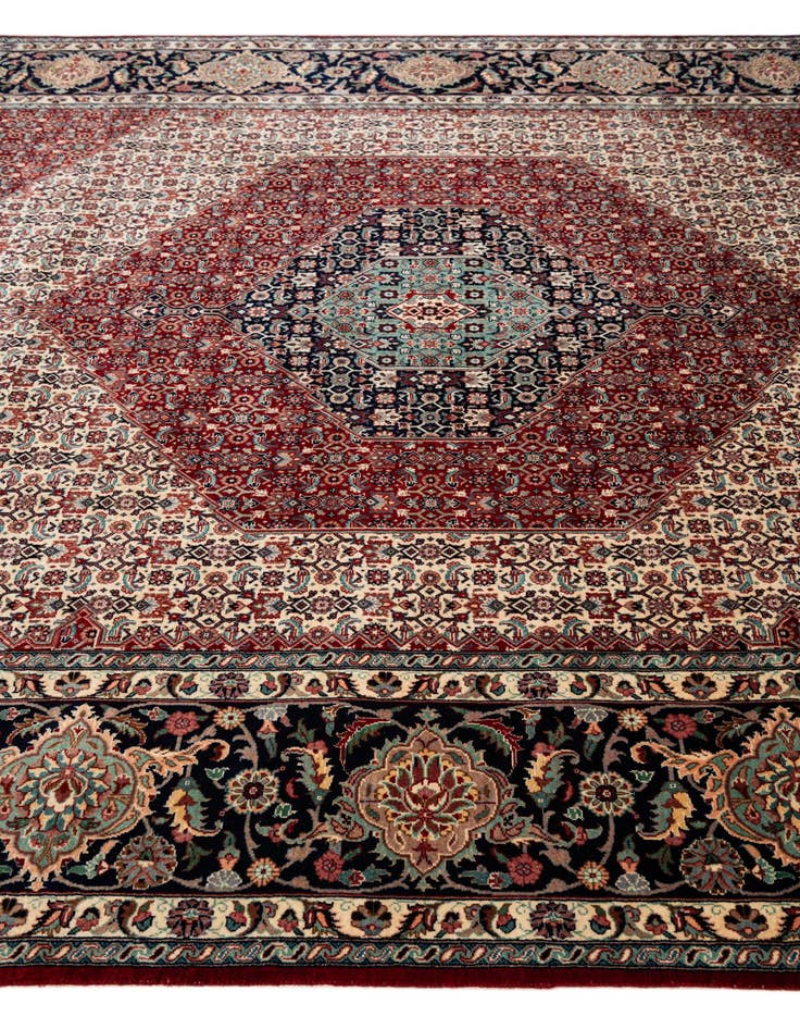 Detail image of 7' 1 x 10' 2 Hand Knotted Isfahan Oriental Wool Rug