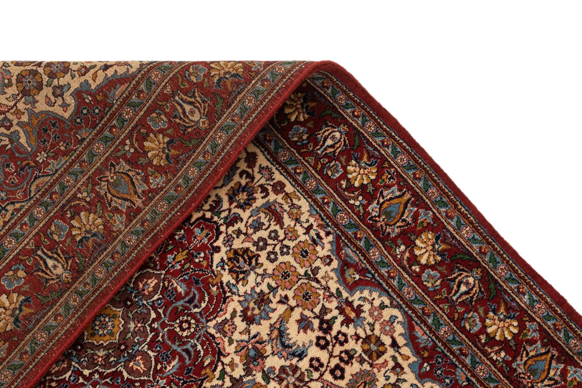 4' x 6' 8 Hand Knotted Isfahan Wool Rug