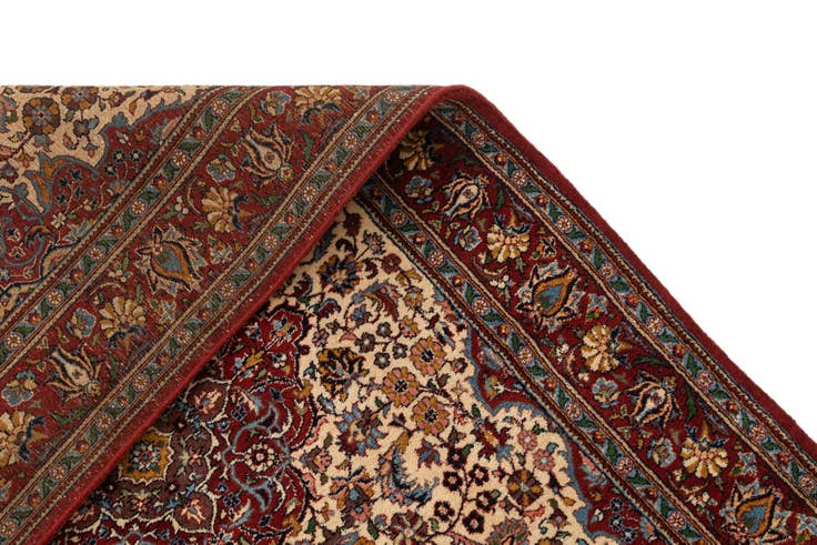 Detail image of 4' x 6' 8 Hand Knotted Isfahan Wool Rug