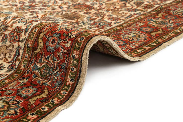 Detail image of 4' x 6' 1 Hand Knotted Isfahan Oriental Wool Rug