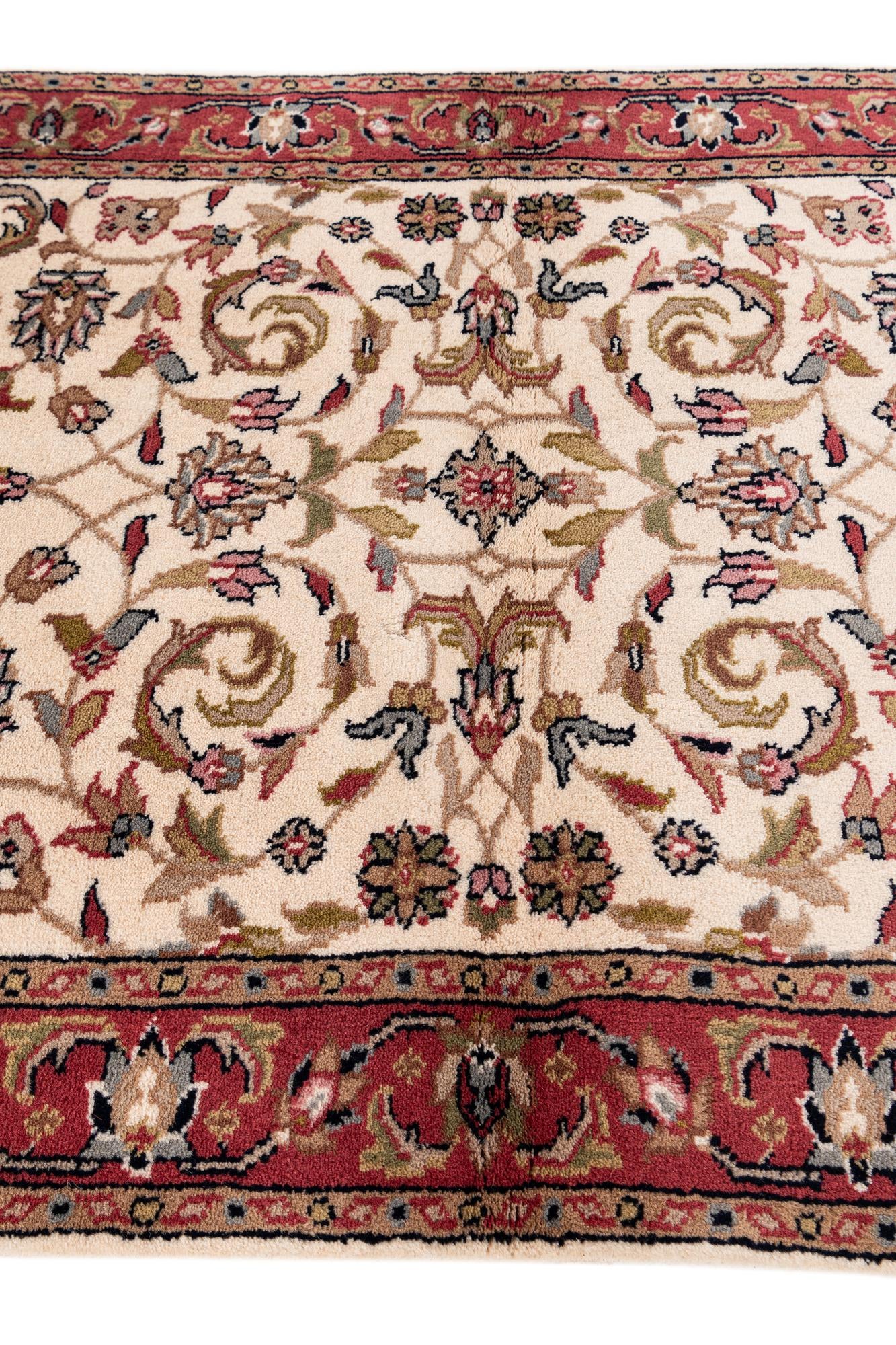 3' x 5' 4 Hand Knotted Isfahan Wool Rug