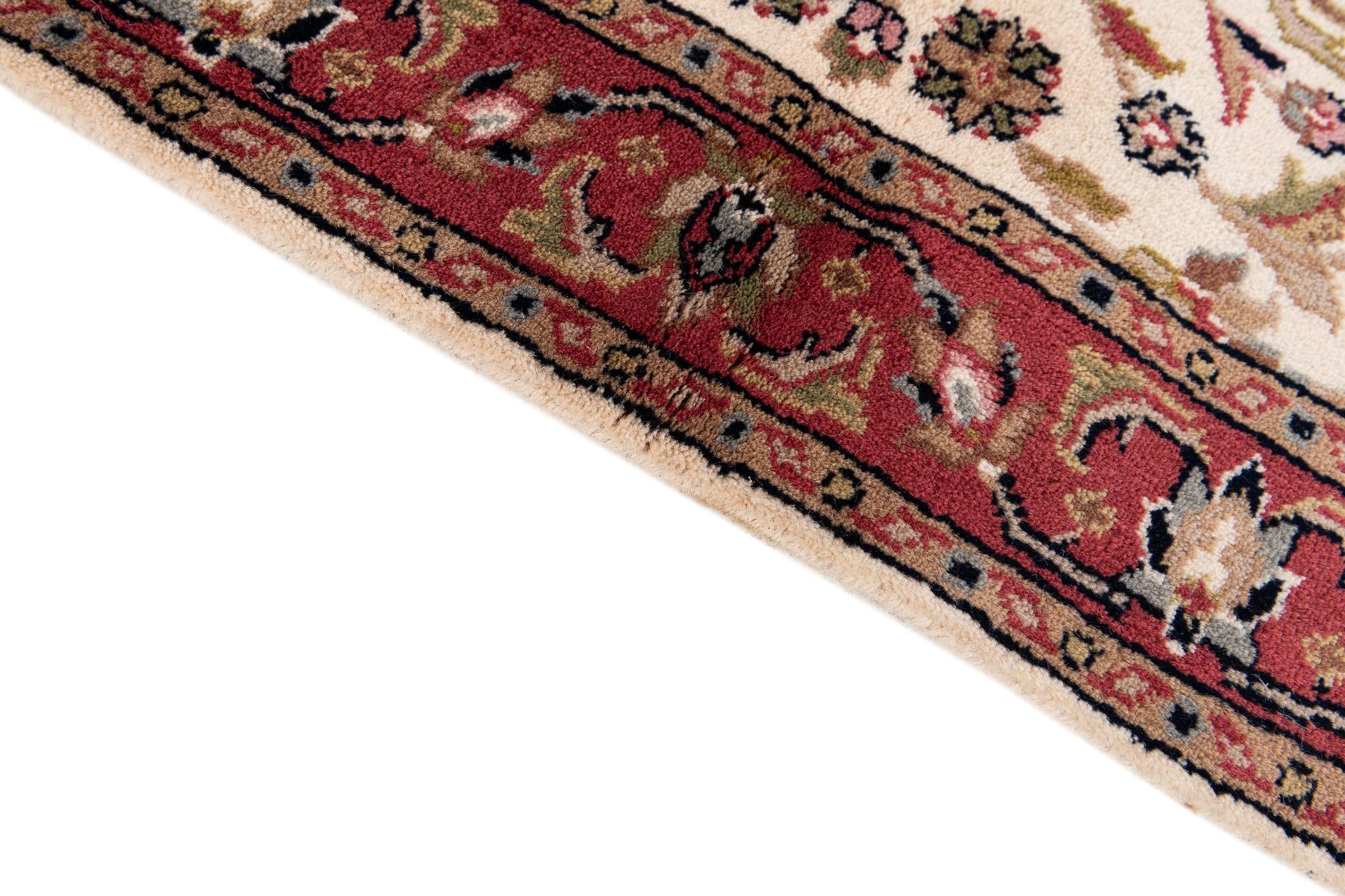 3' x 5' 4 Hand Knotted Isfahan Wool Rug