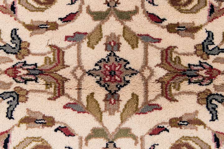 3' x 5' 4 Hand Knotted Isfahan Wool Rug