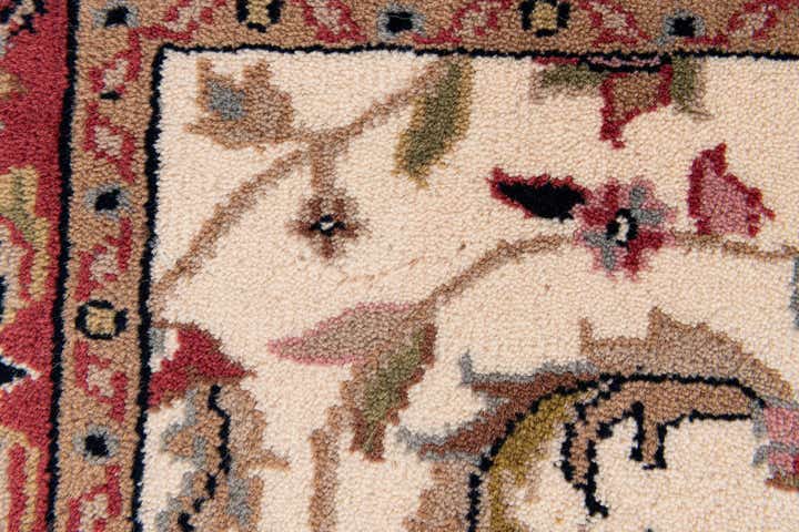 3' x 5' 4 Hand Knotted Isfahan Wool Rug