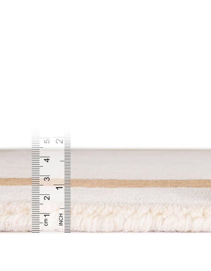 Detail image of 10' x 14' 1 Jill Zarin Border Wool Rug