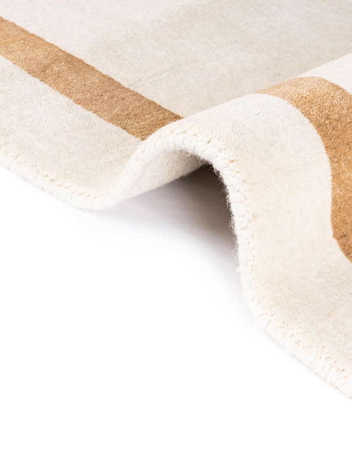 6' 1 x 9' Jill Zarin Border Wool Rug