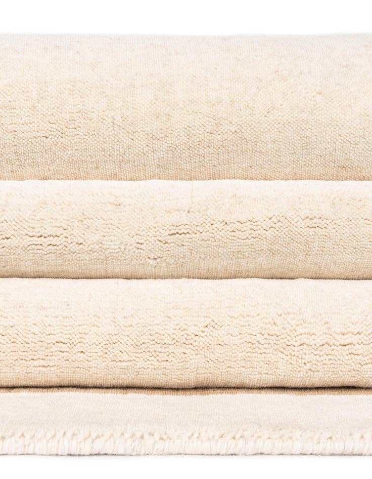 Detail image of 6' 1 x 9' Jill Zarin Border Wool Rug