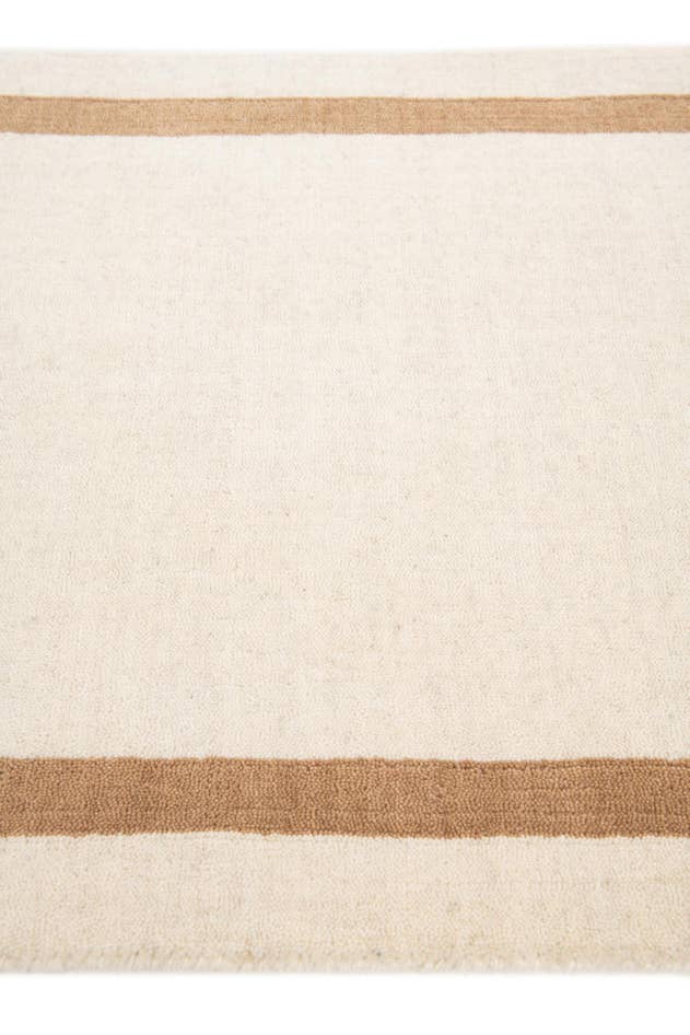 Detail image of 2' 1 x 3' 2 Hand Woven Jill Zarin English Manor Wool Rug