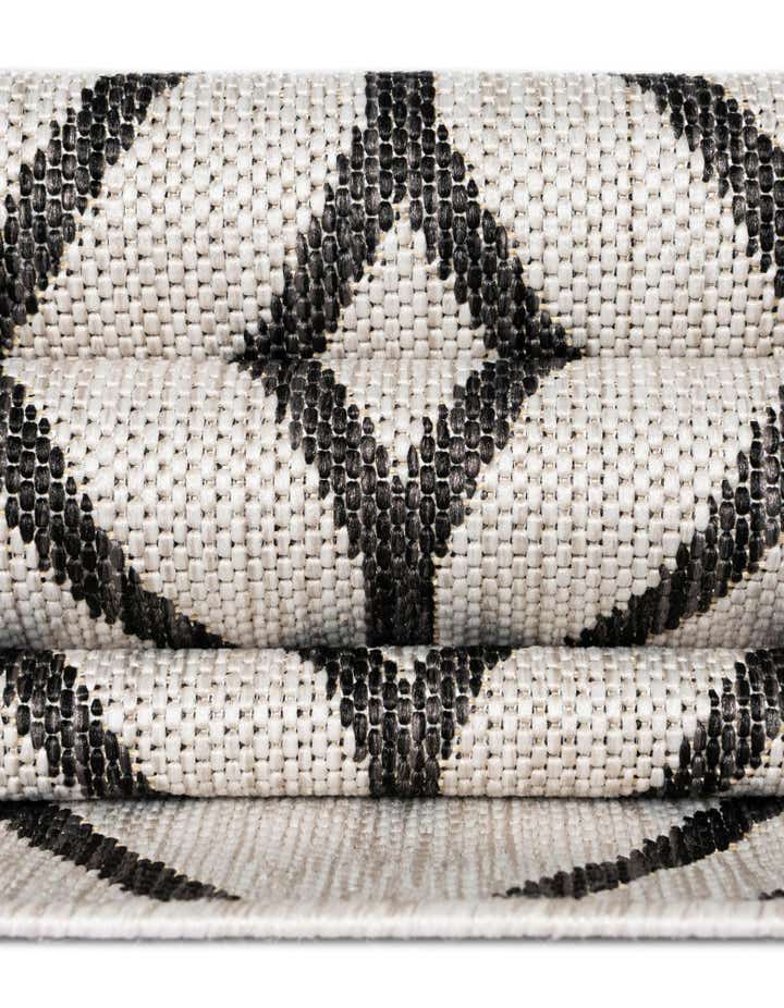 5' 3 x 8' Easy-Clean Jill Zarin Turks and Caicos Indoor / Outdoor Rug