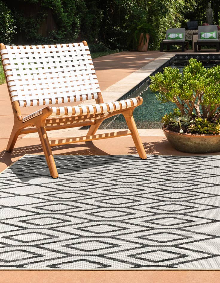 Detail image of 4' x 6' Easy-Clean Jill Zarin Turks and Caicos Indoor / Outdoor Rug