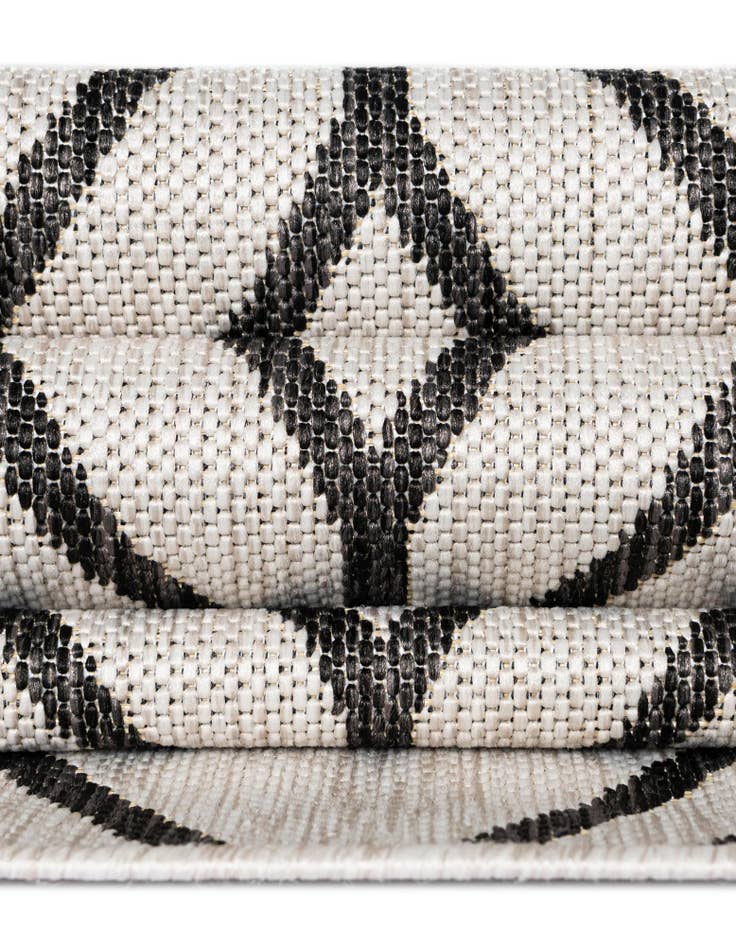 Detail image of 7' x 10' Easy-Clean Jill Zarin Turks and Caicos Indoor / Outdoor Rug