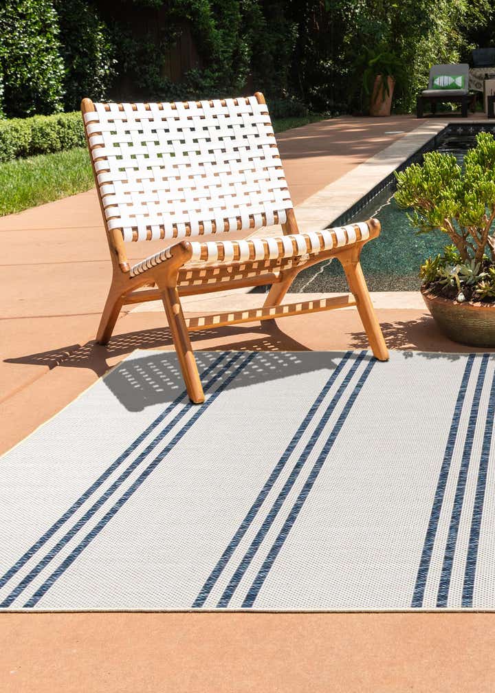 2' x 3' Easy-Clean Jill Zarin Anguilla Indoor / Outdoor Rug