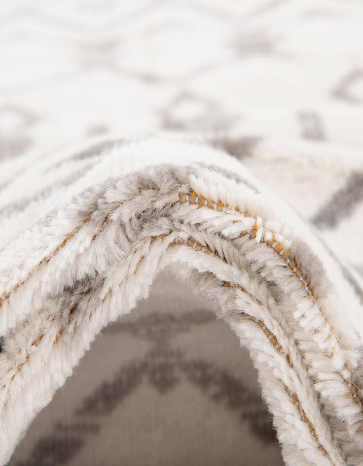 Detail image of 10' 8 x 16' 5 Kasbah Trellis Rug