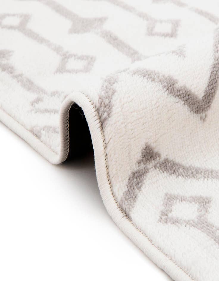 Detail image of 10' 8 x 16' 5 Kasbah Trellis Rug