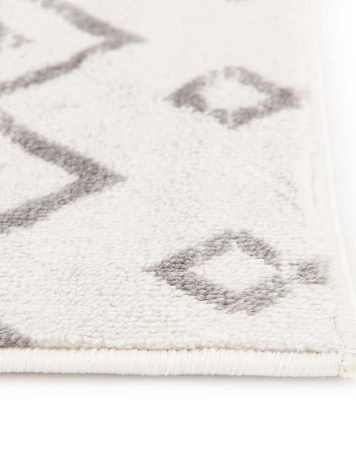 10' 8 x 16' 5 Kasbah Trellis Rug