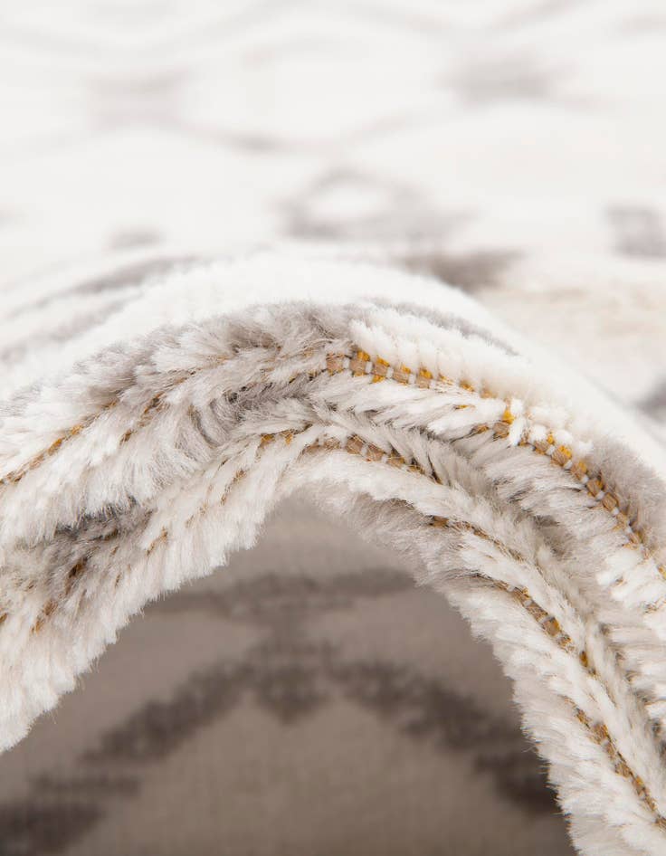 Detail image of 10' 8 x 16' 5 Kasbah Trellis Rug