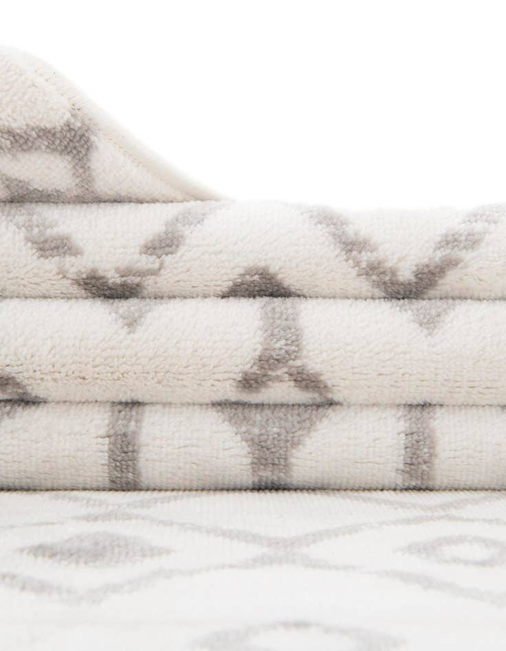 Detail image of 10' 8 x 16' 5 Kasbah Trellis Rug