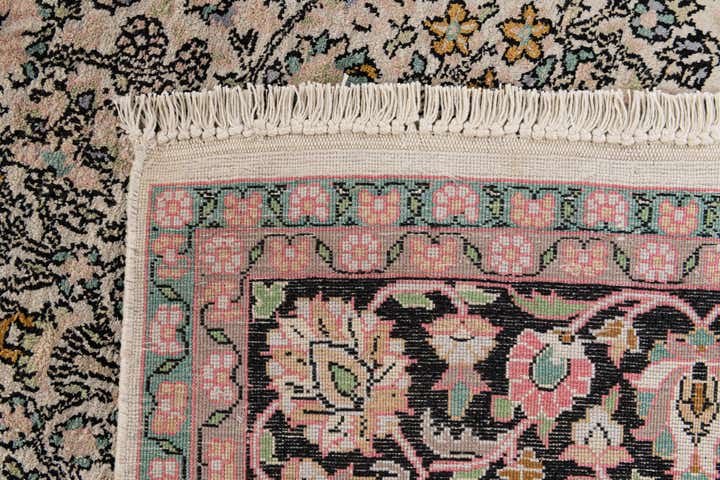 4' x 6' 1 Hand Knotted Kashmir Oriental Rug