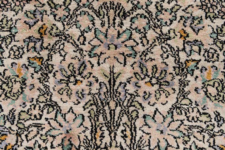 4' x 6' 1 Hand Knotted Kashmir Oriental Rug