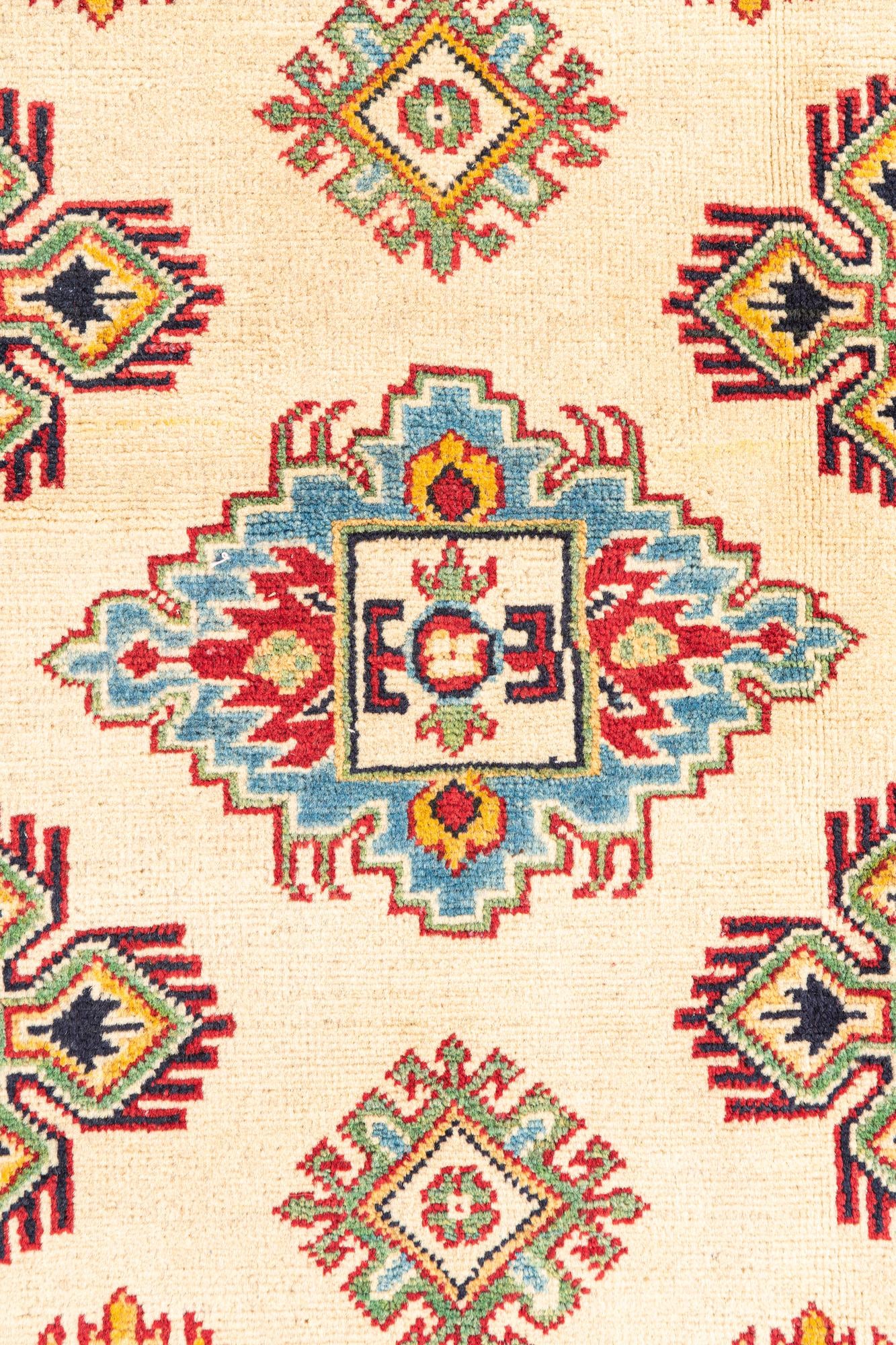 4' x 6' 1 Hand Knotted Kazak Rug