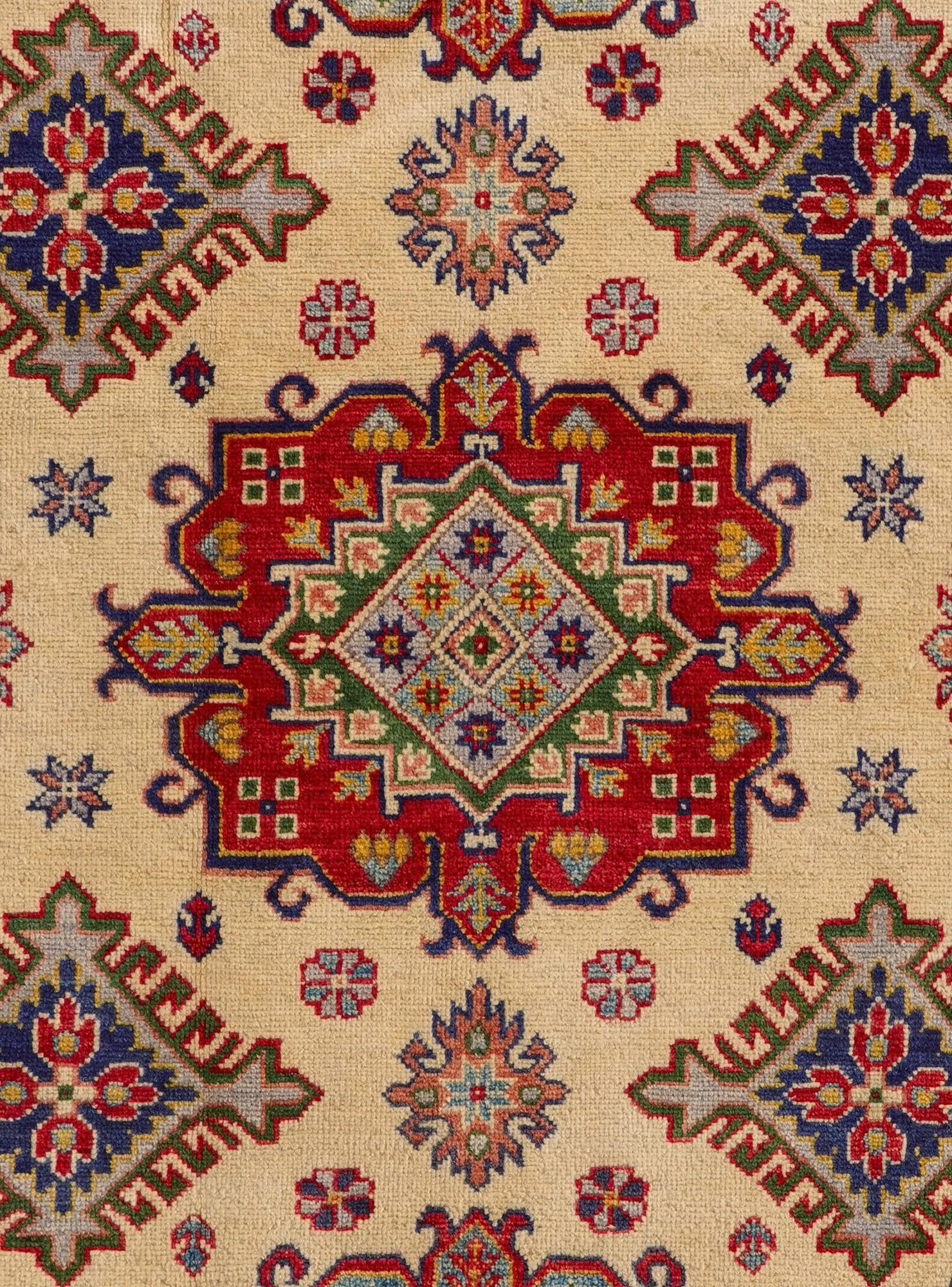 6' 1 x 9' Hand Knotted Kazak Rug