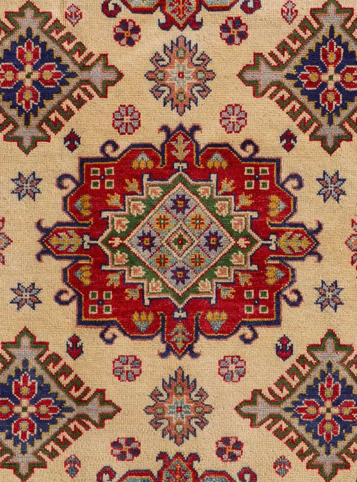 6' 1 x 9' Hand Knotted Kazak Rug