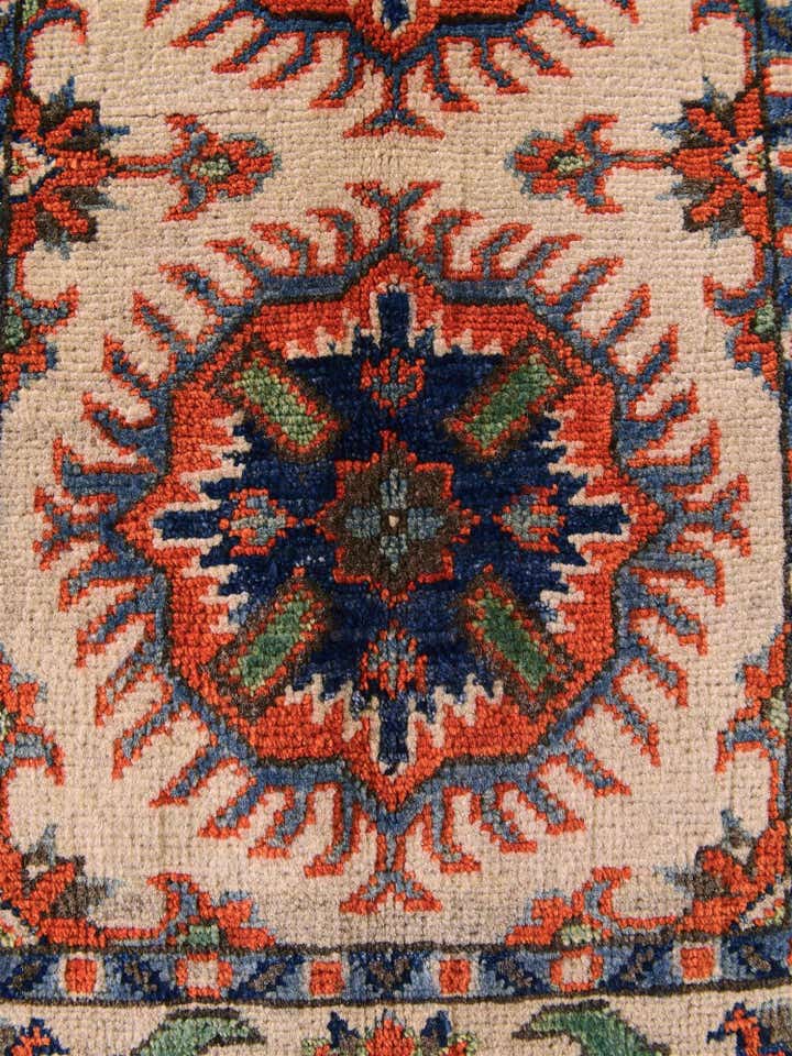 2' x 3' Hand Knotted Kazak Rug