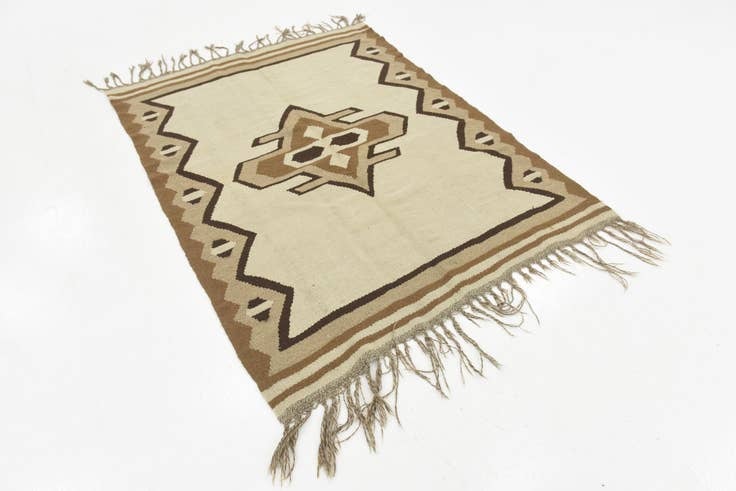 Detail image of 4' 7 x 6' 3 Hand Woven Kilim Fars Wool Rug