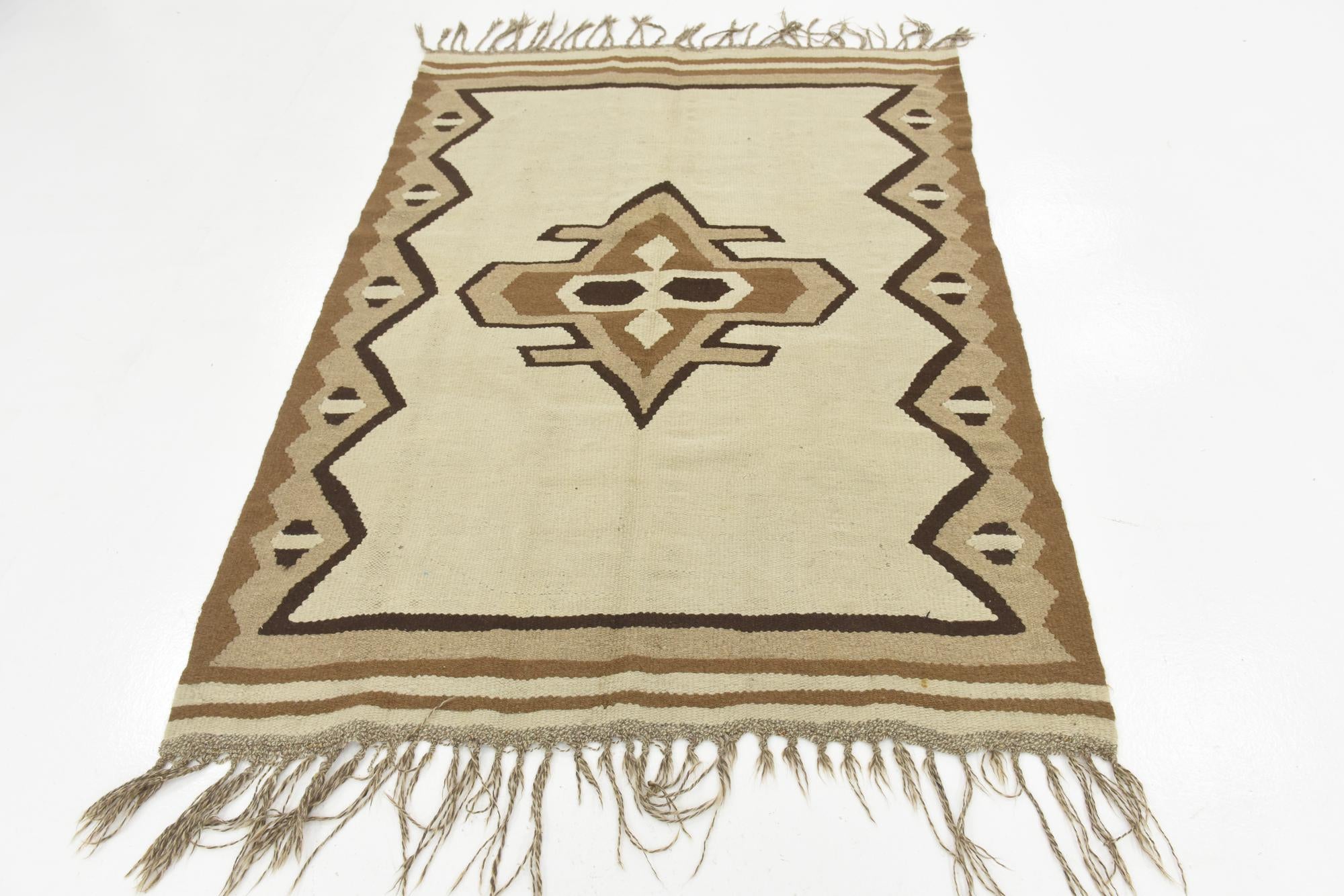 4' 7 x 6' 3 Hand Woven Kilim Fars Wool Rug