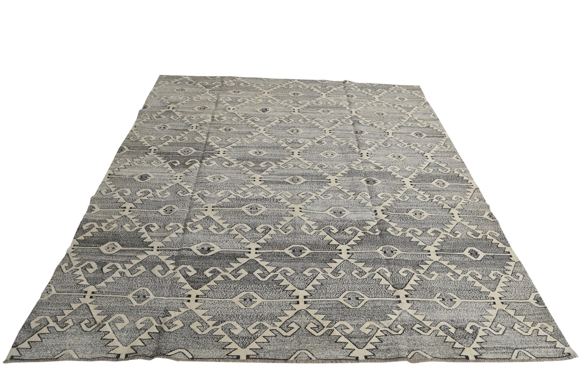 8' 3 x 9' 6 Hand Woven Kilim Fars Wool Rug