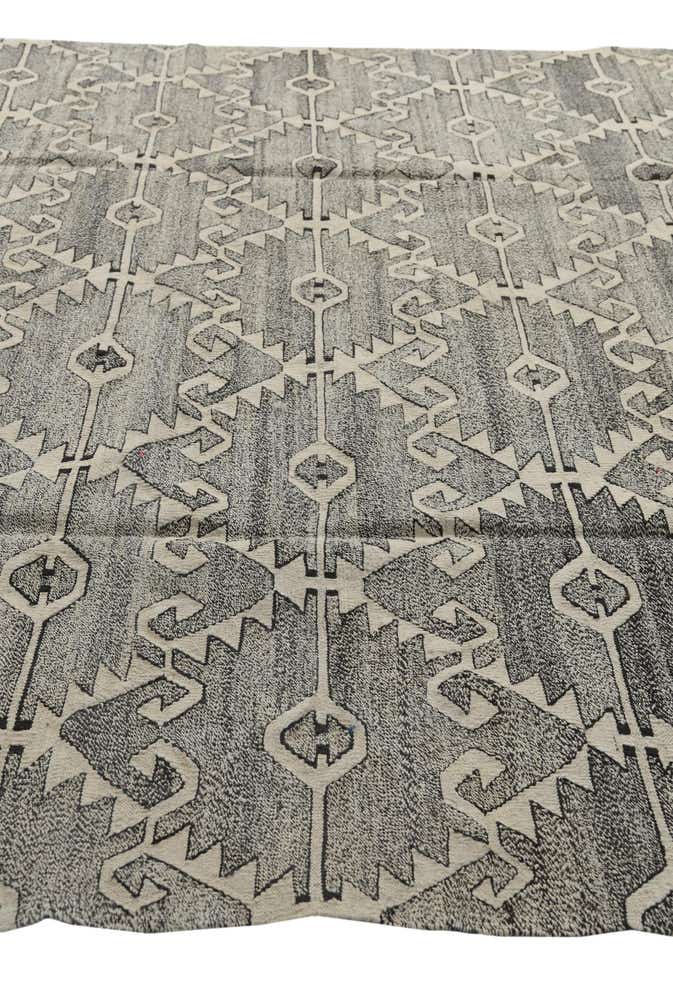 8' 3 x 9' 6 Hand Woven Kilim Fars Wool Rug