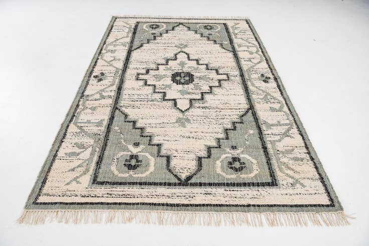 Detail image of 5' 2 x 8' 2 Hand Woven Kilim Jute Rug